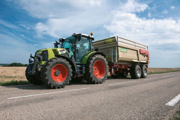 CLAAS Traktor