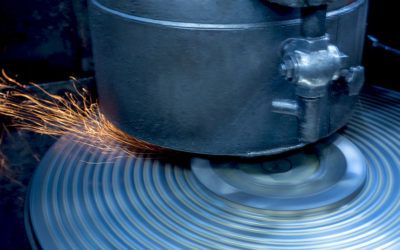 Schleiferei: Innen- und Außenrundschleifen von Metallteilen