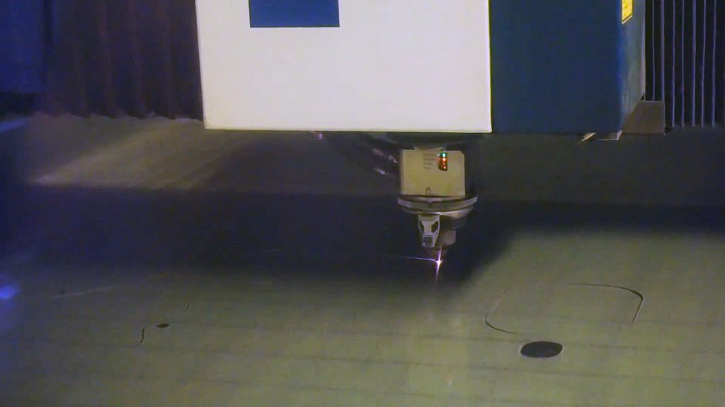 Schneidkopf der Fiber-Laserschneidanlage