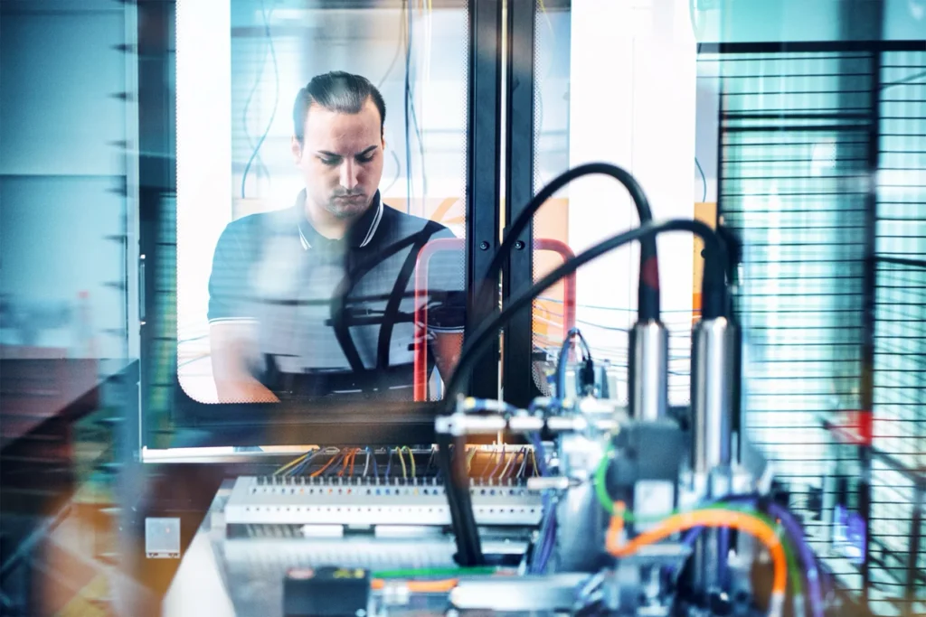 Anlagenautomation und Steuerung