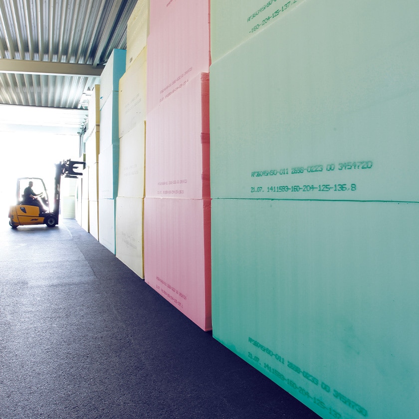 Schaumstofftransport im Blocklager