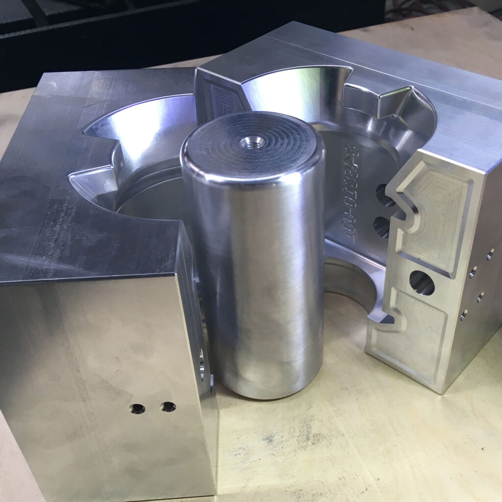Präzise Fertigung auf CNC-Fräszentren