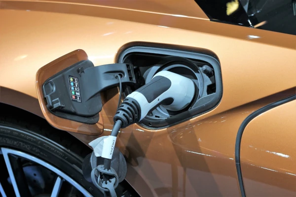 Elektro- und Hybridfahrzeug-Reparatur