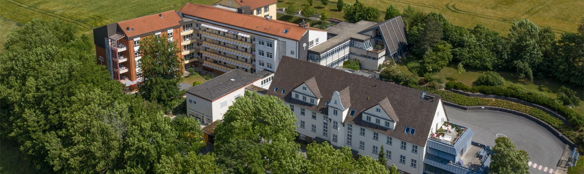 Luftaufnahme des Klinikgeländes
