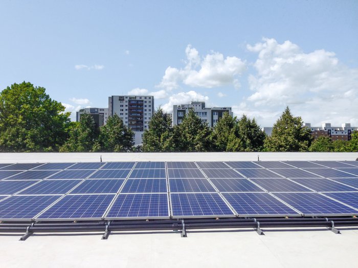 Photovoltaikanlage auf Hotelgebäude (Referenzobjekt Aparthotel Cuxhaven)