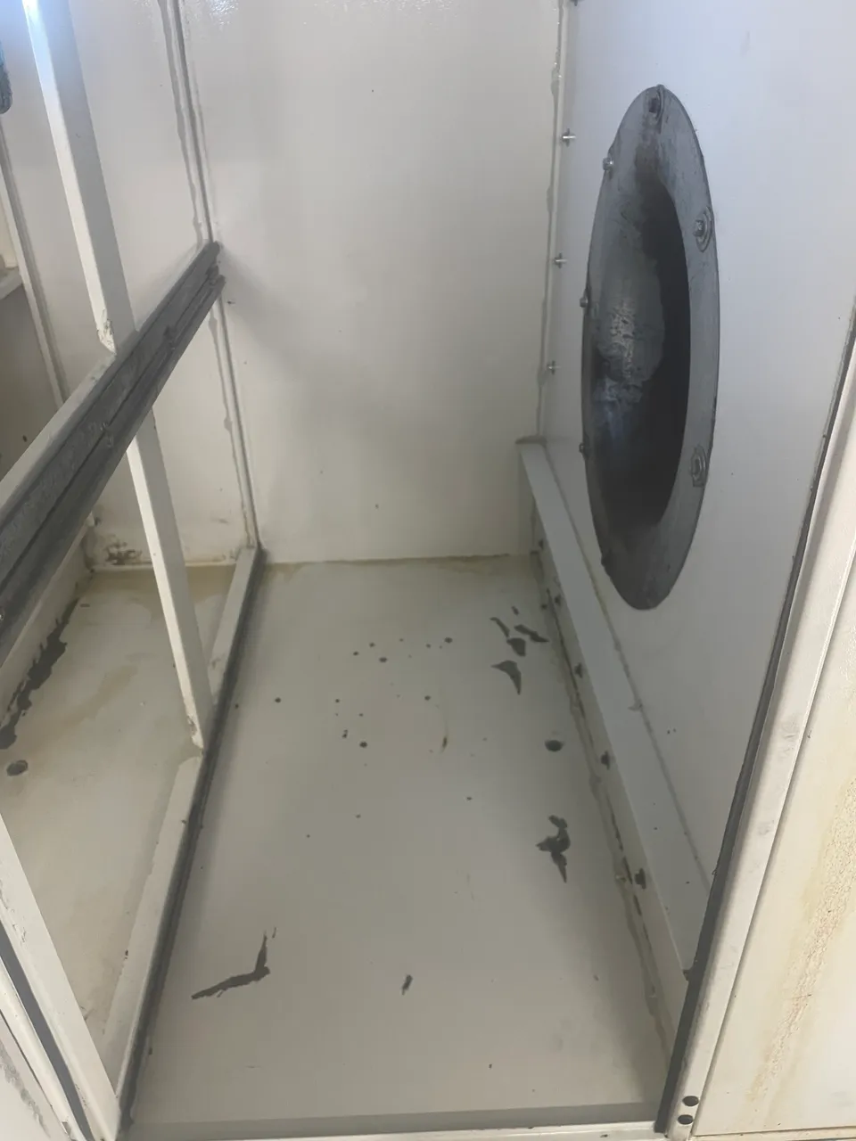 Workspace after machine tool cleaning