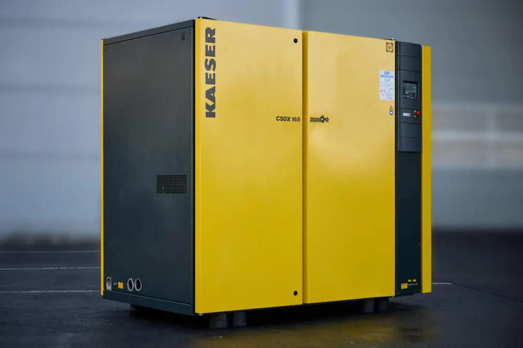 Oil-injected compressors