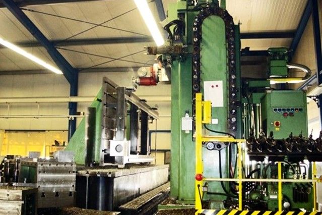 COLGAR CNC Fahrständer Bohr- und Fräs-Werk