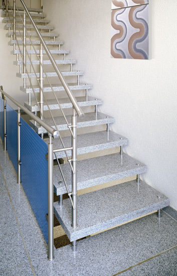 Freitragende Steintreppen