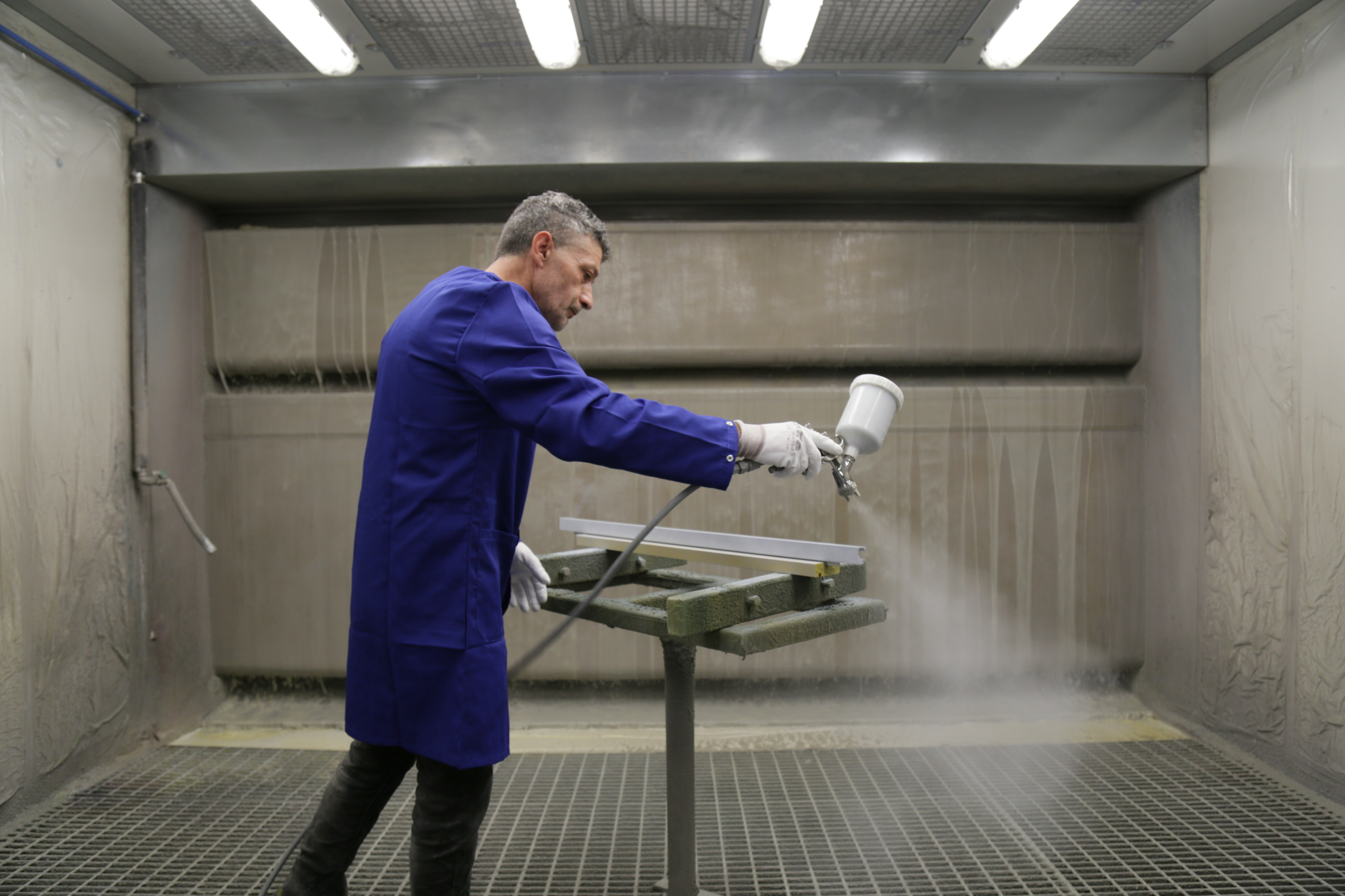 Lackierung mit BIO-Wasserlacken