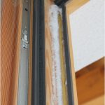 Eisbildung im Fensterfalz