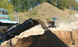 Produktion: Sieben von Kies, Sand und Steinen