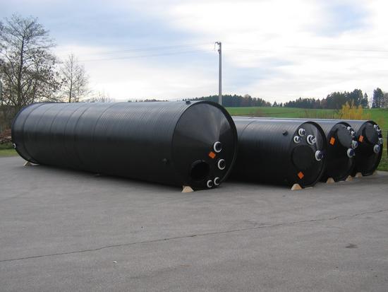 Lagerbehälter aus PE-100 Wickelrohr mit Auffangvorrichtung
