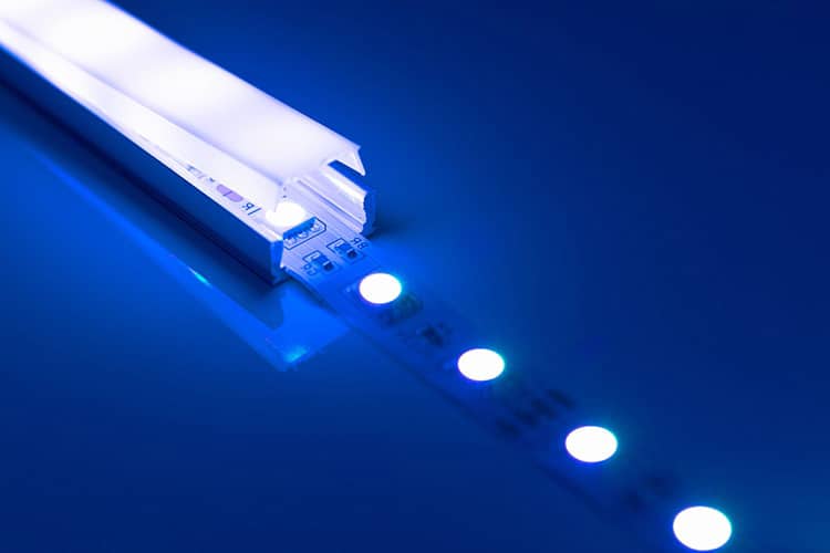 LED-Leuchtprofile mit homogener Lichtstreuung
