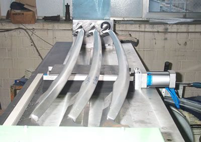 Bauteile mit dekorativen Oberflächen (Zierleisten, Dachreling)