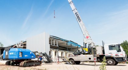 Metall-Leichtbau: Fünf Montagekolonnen und eigene Kantprofilproduktion