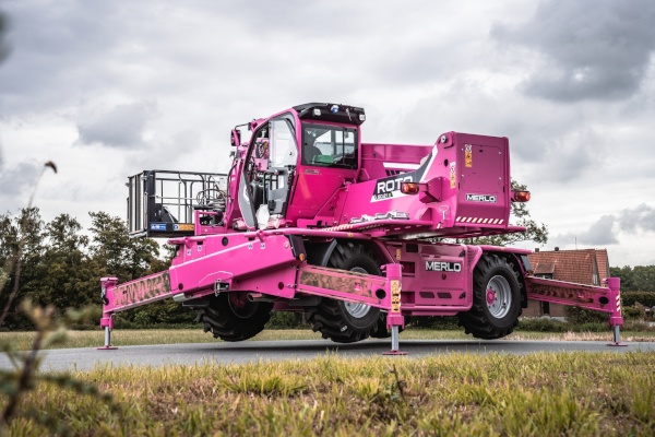 Pinker Merlo Teleskoplader HELENA