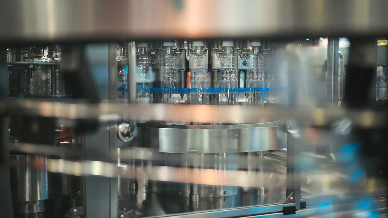 Produktionslinie für Konsumgüter mit automatisierter Handhabungstechnik
