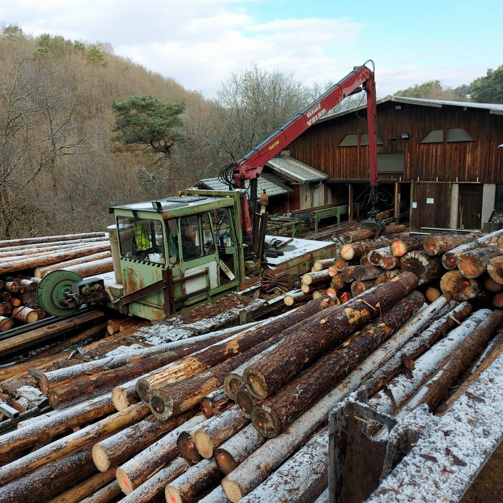 Holzlager am Standort