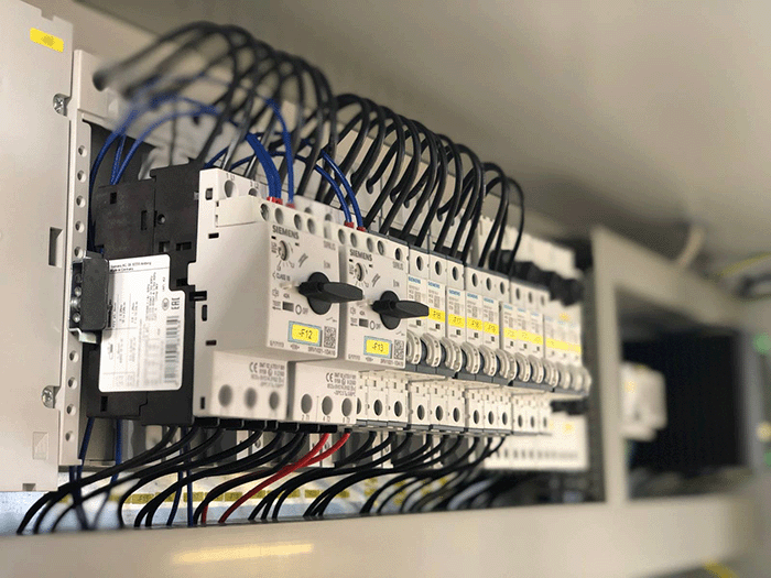 CNC-Schaltschrankbearbeitung