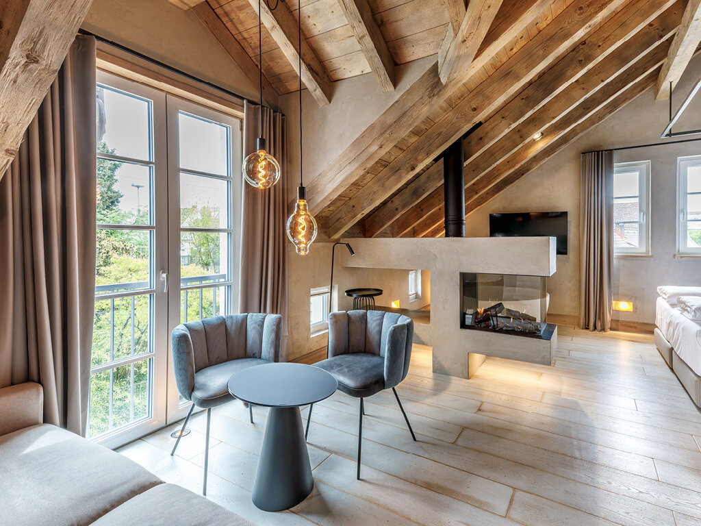 RETRO spruce construction timber, glulam and profiled timber, hacked and brushed