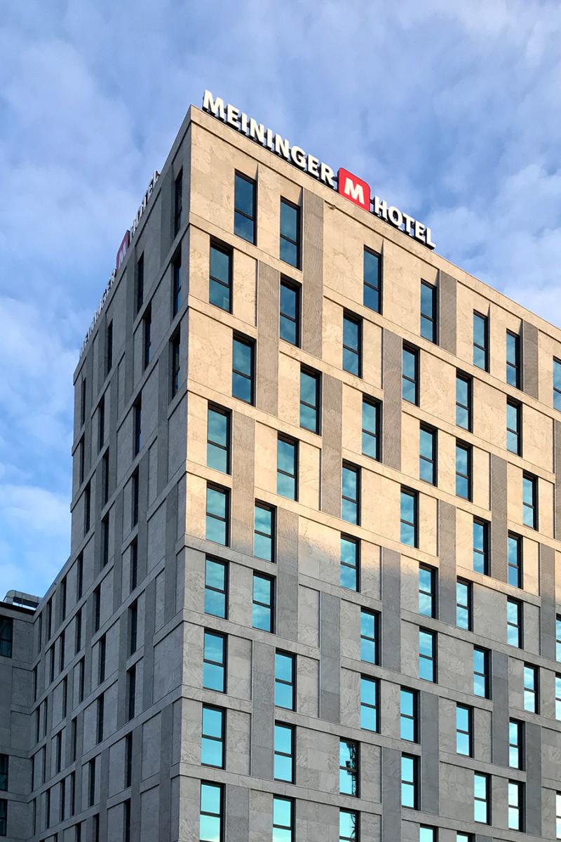 Meininger Hotel / Office