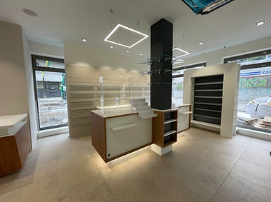 Büros Tarchini Group, Manno – Komplette Elektroinstallation, LED-Beleuchtung, Rack-Installation und