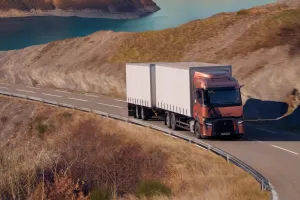 Renault Trucks T Sattelzug im Fernverkehr