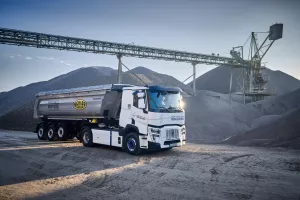 Renault Trucks E-Tech C in einer Kiesgrube