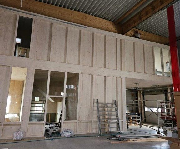 Hallenbau in Holz