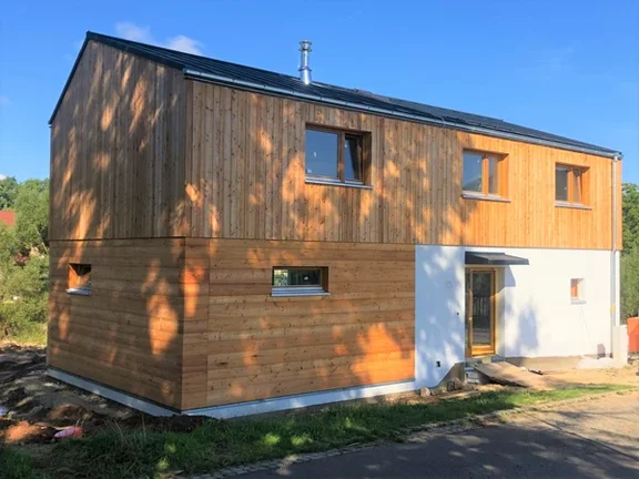 Holzrahmenbau mit Lärchenverschalung