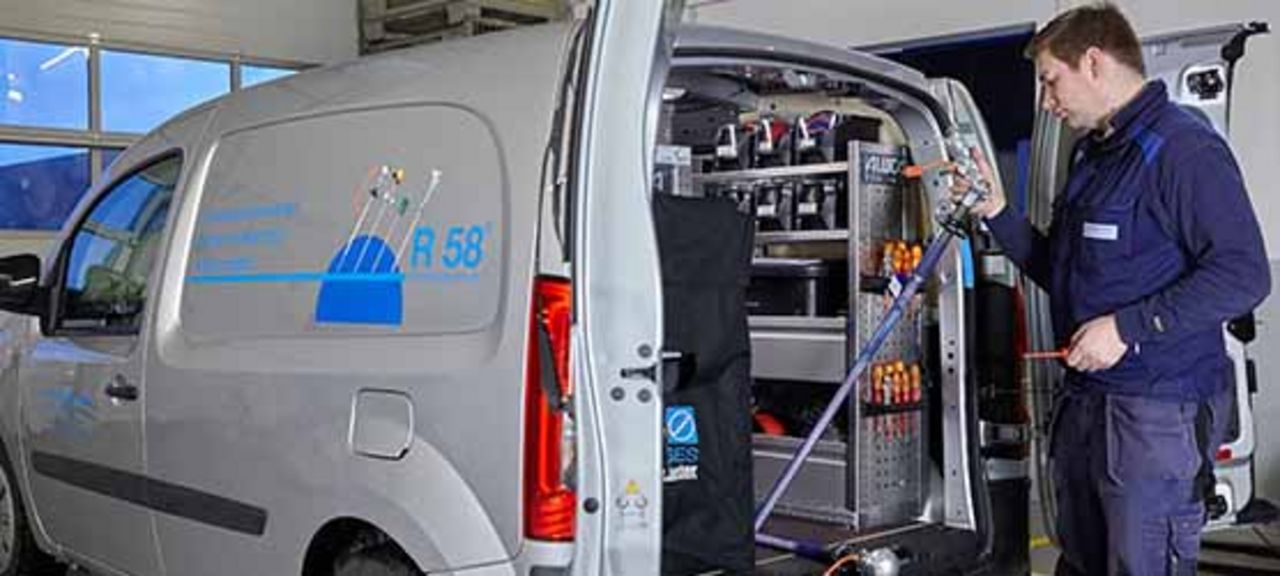 Serviceteam vor Ort