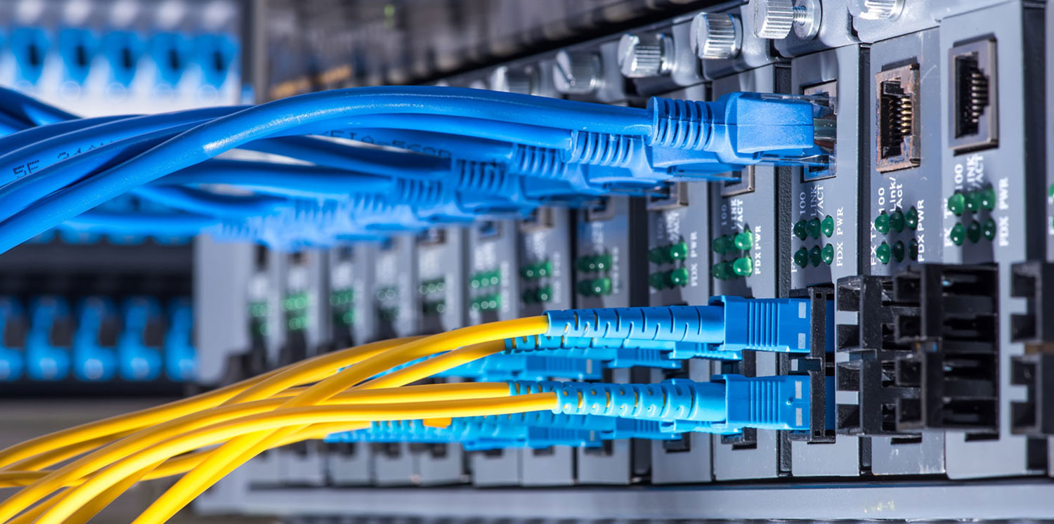 Kabel und Leitungen