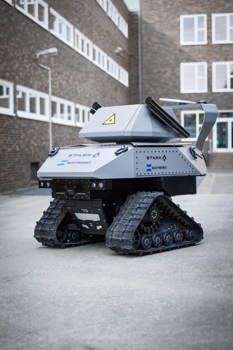 INLEAP® FASTLIGHT® SHIELD® auf unbemannter Bodenplattform (UGV)