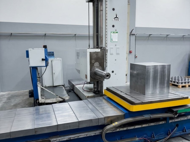 TOS WHQ 13 CNC 5 Achsen Tischbohrwerk