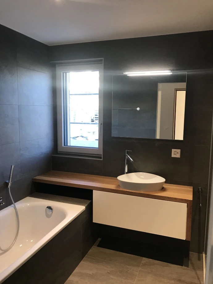 Artisanaler Badezimmerausbau