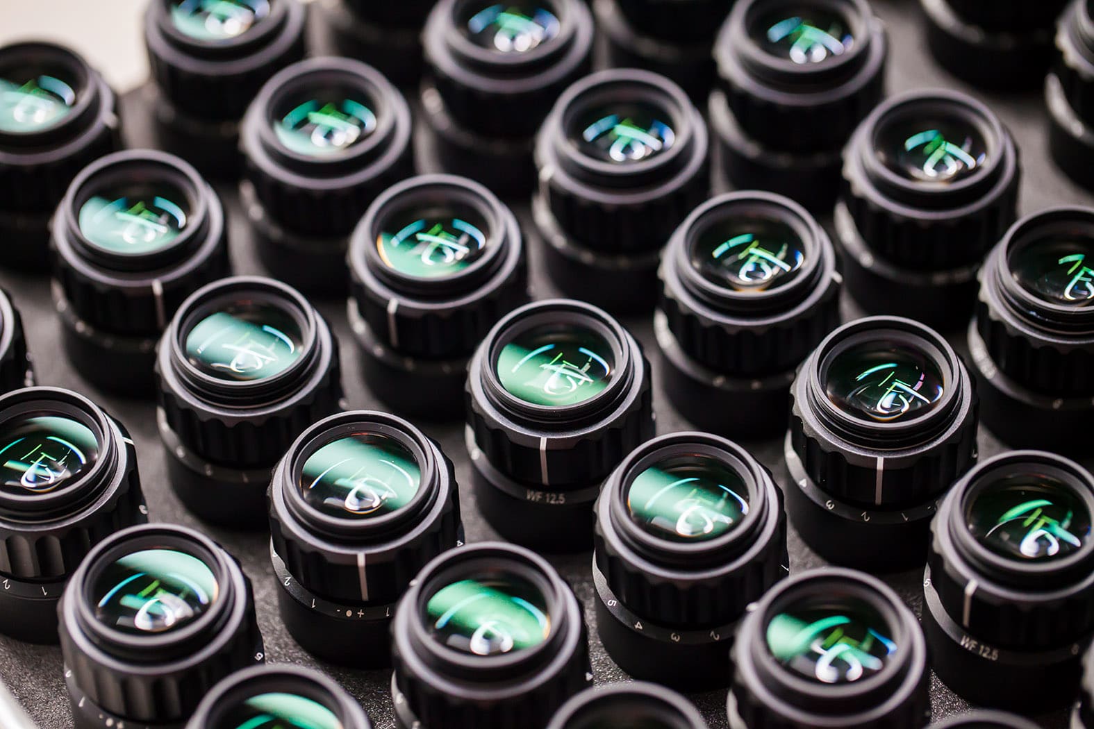 Produktion bei CJ-Optik in Aßlar