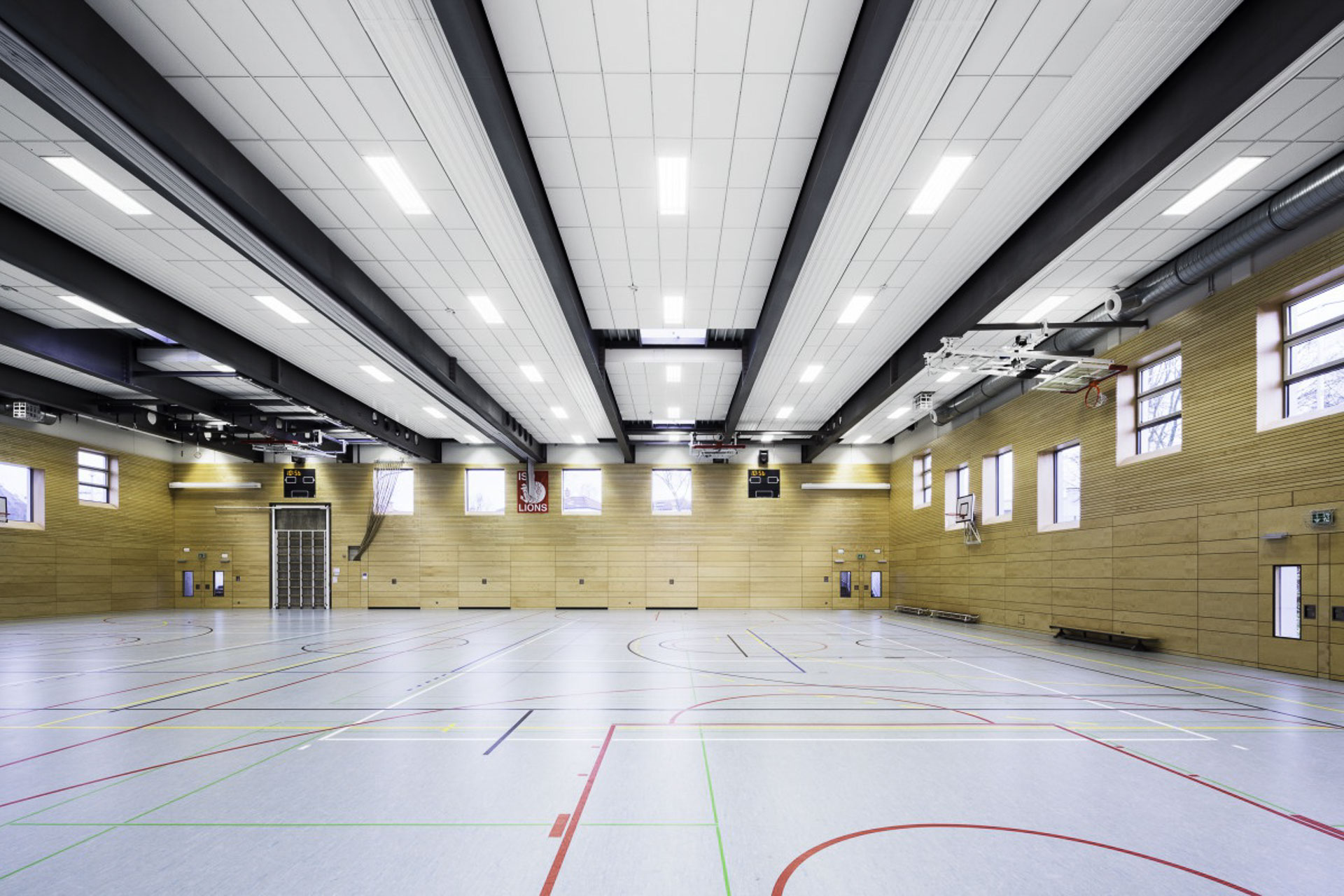 Deckenstrahlheizung Sporthalle