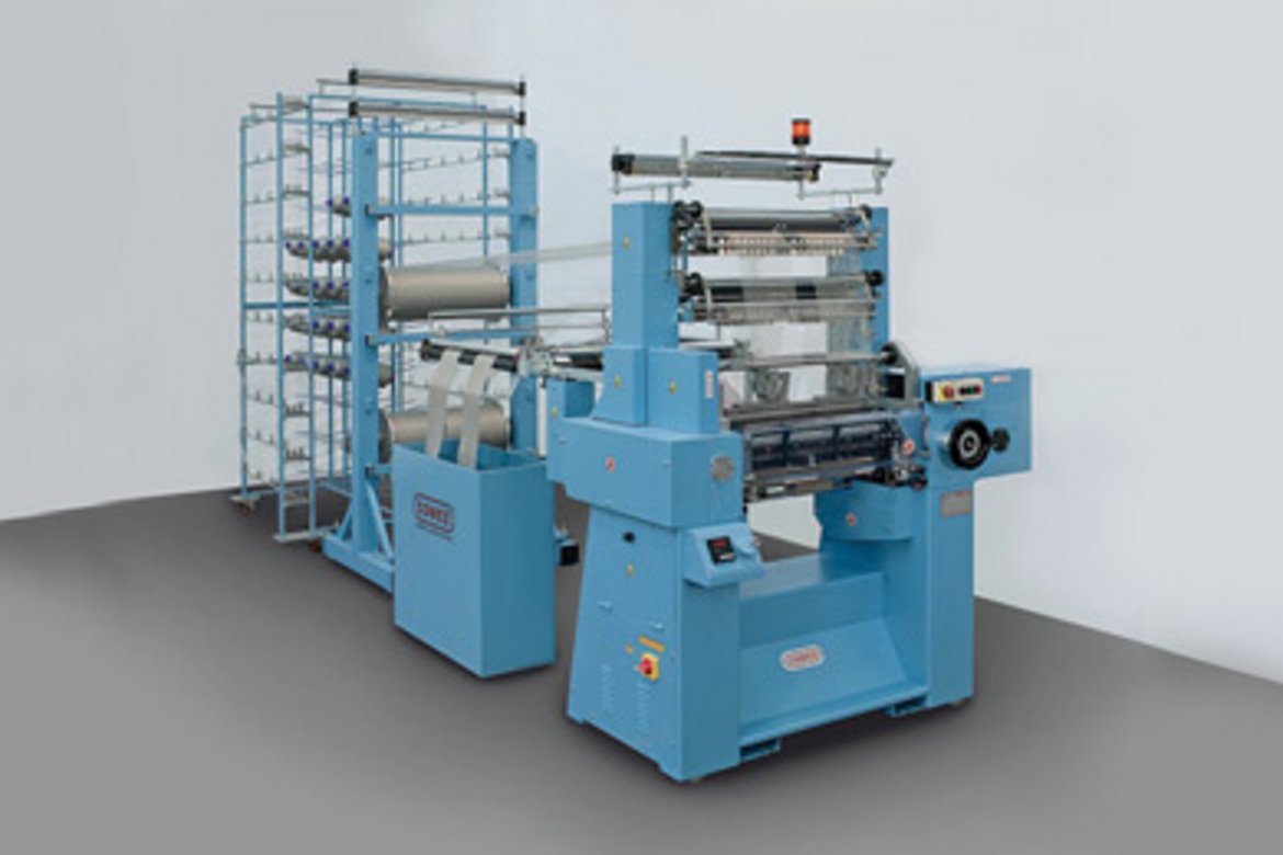 Kettenwirkmaschine DNB/600-2B mit doppelter Nadelbarre