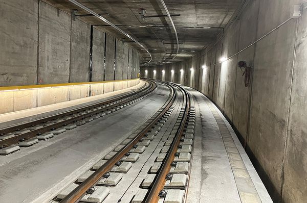 LaneLED GFK LED-Lichtleiste für Bahntunnel