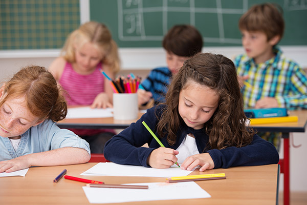 Luftreiniger in Schule und Kindergarten