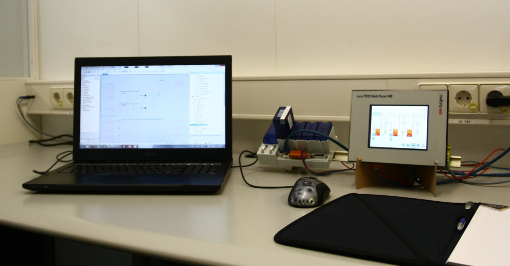 Leitebene / Programmierarbeitsplatz