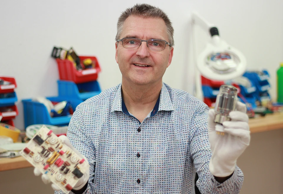 Geschäftsführer Diethard Kumpf in der Manufaktur
