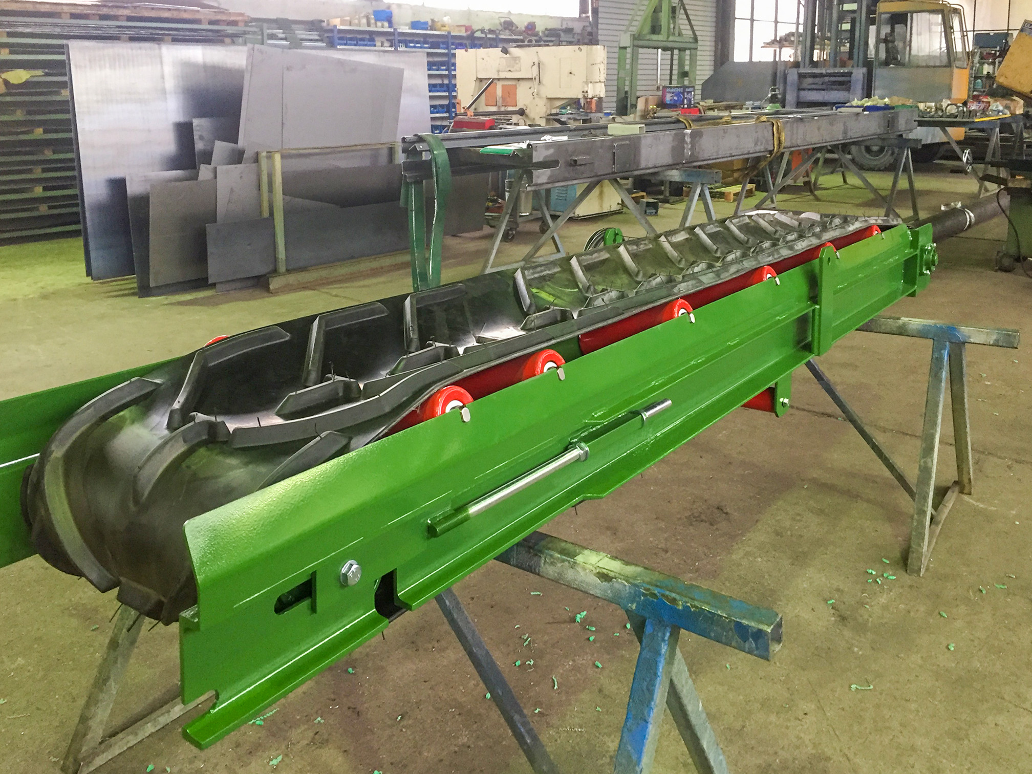 Gummi- und PVC-Förderanlage für Schüttguttransport