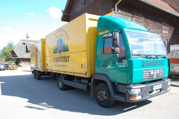 Auslieferung mit eigenem Lastwagen