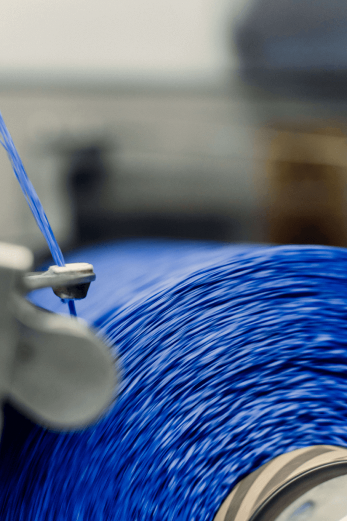 RAHDO Color – farbiger Kunstrasengarn