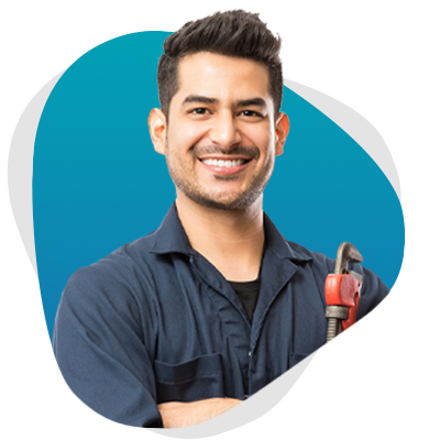 Installateur mit Rohrzange – Partner des SHK-Handwerks