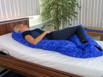 Royalblaue Lagerungsschlange mit High-Tech-Faserfüllung, 15°-Positionierung