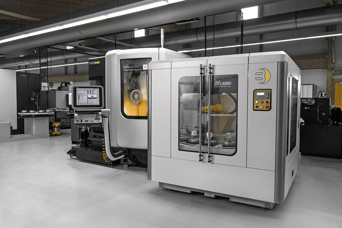 CNC-Fräsmaschine im Maschinenpark