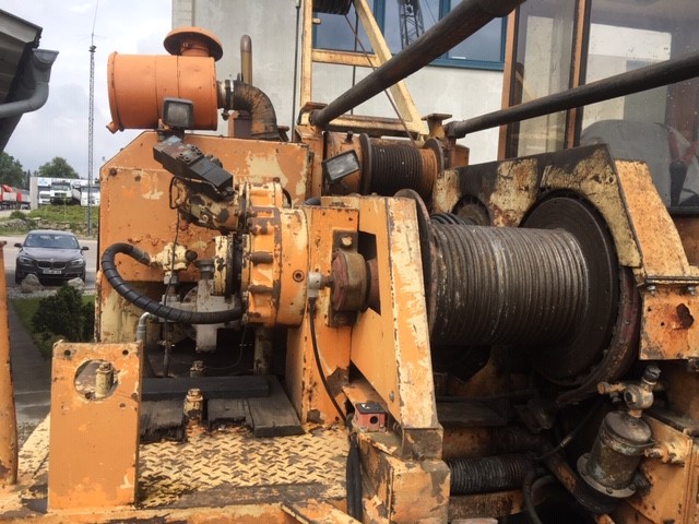Baumaschine im Depot